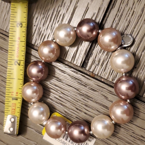 Pearl (Faux) NEW Necklace and Stretch Bracelet - Picture 8 of 8